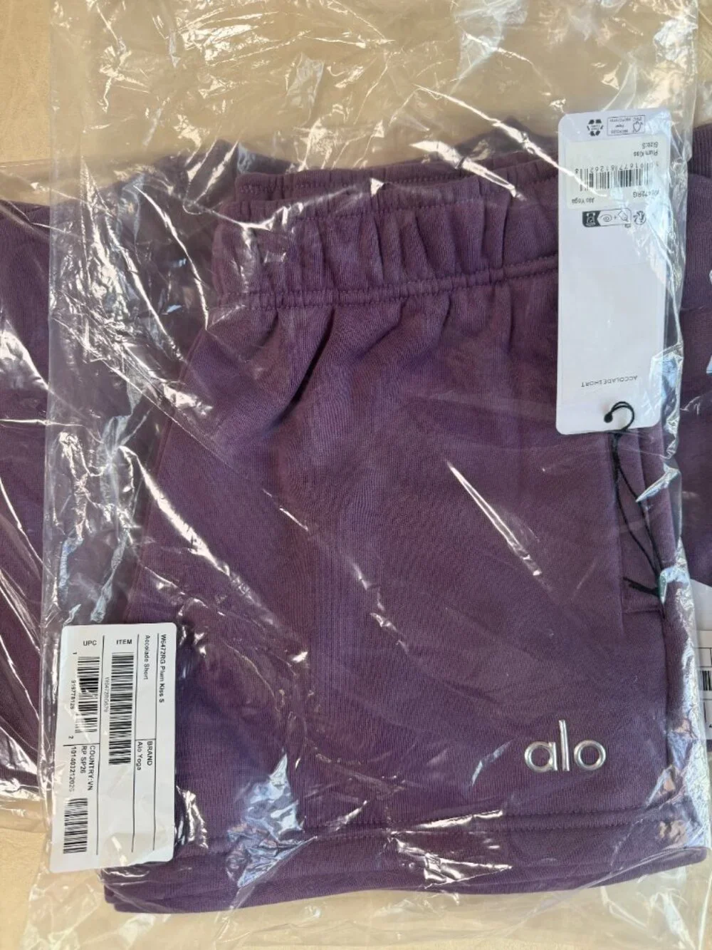 Alo Yoga Set Accolade Crew Neck Pullover And Short Limited Plum Kiss